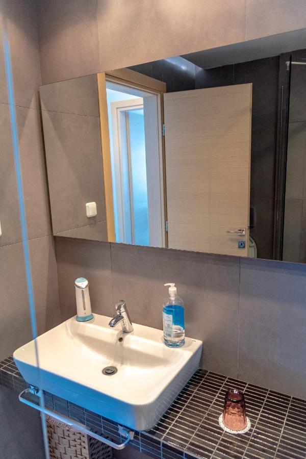 Dimi Seafront Apartment By Rentals Pro Services - ניאה מודאניה מראה חיצוני תמונה