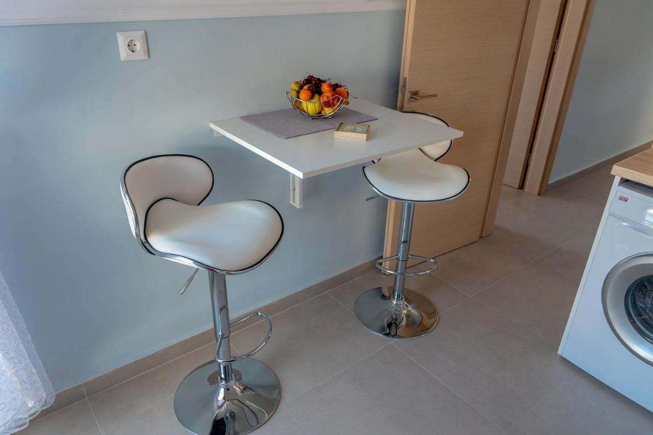 Dimi Seafront Apartment By Rentals Pro Services - ניאה מודאניה מראה חיצוני תמונה