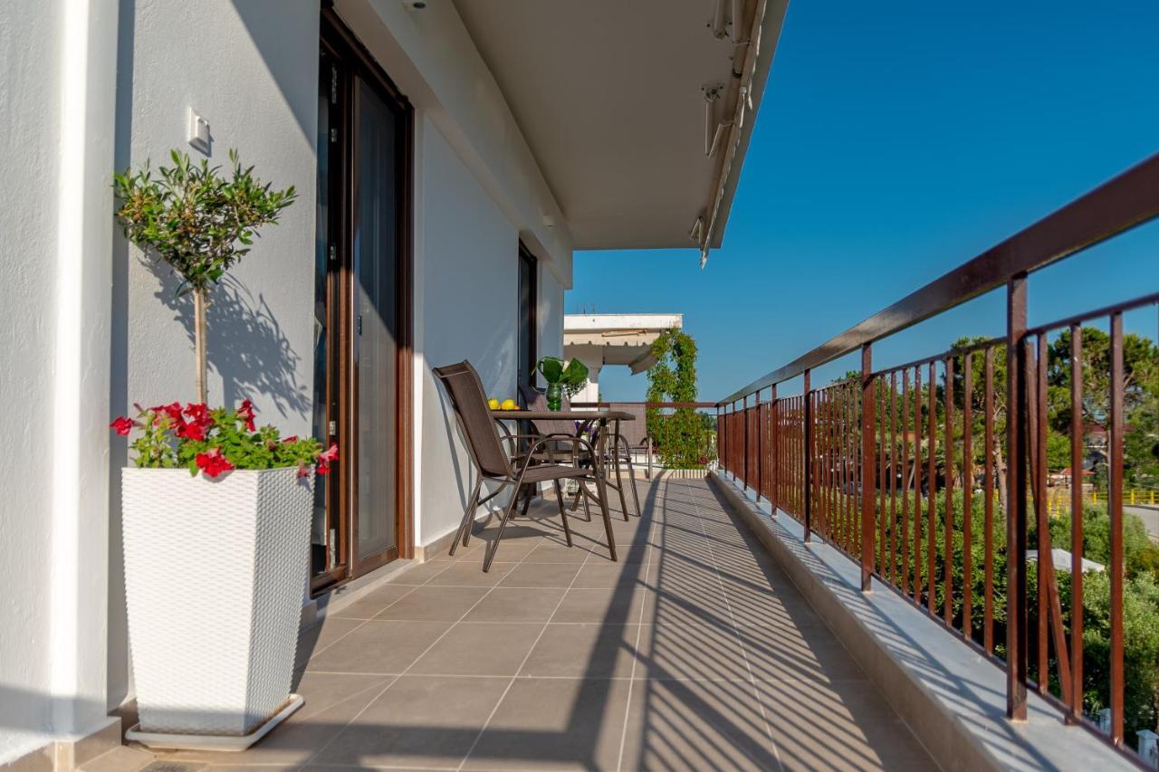 Dimi Seafront Apartment By Rentals Pro Services - ניאה מודאניה מראה חיצוני תמונה
